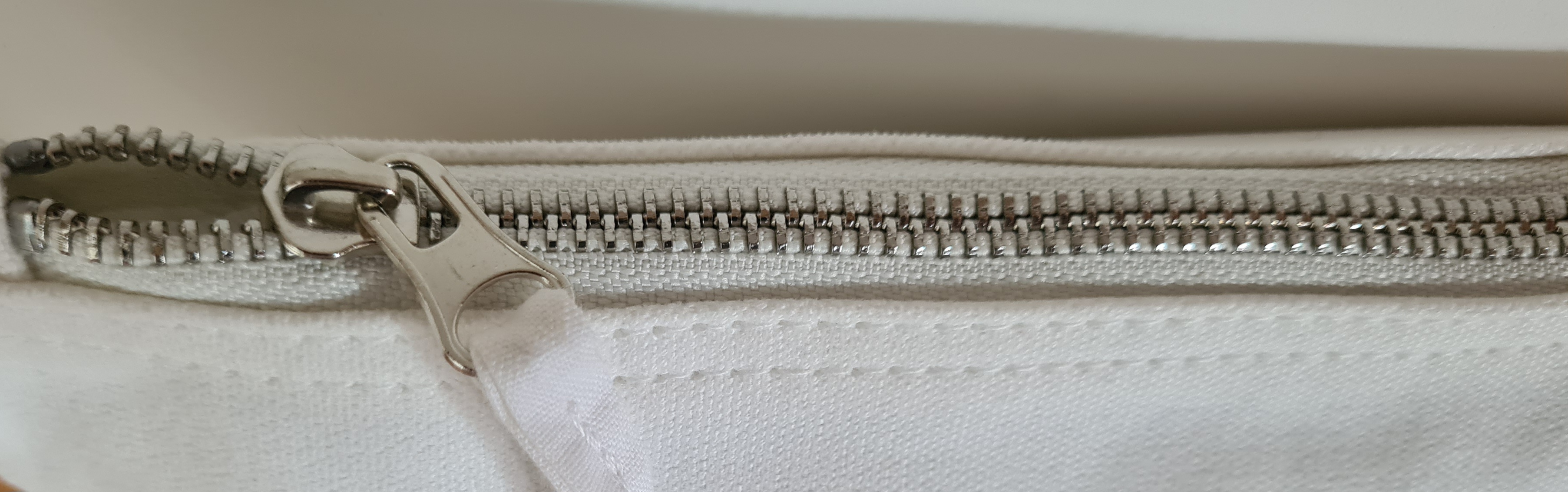 Trousse de toilette un Plouf?