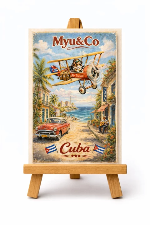 Carte illustrée verticale de Cuba avec rue côtière ensoleillée, bâtiments colorés, palmiers, mer au fond, avion biplan, voiture rouge et musicien à la guitare.