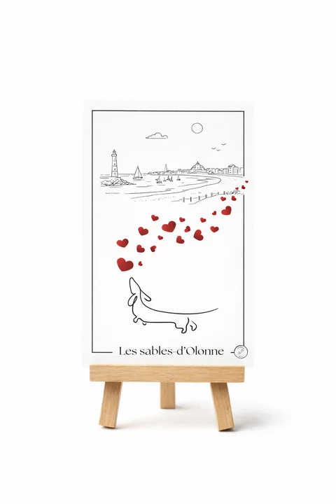 Carte verticale avec littoral stylisé, phare, voiliers, soleil, oiseaux, cœurs rouges en diagonale et silhouette de teckel en bas.