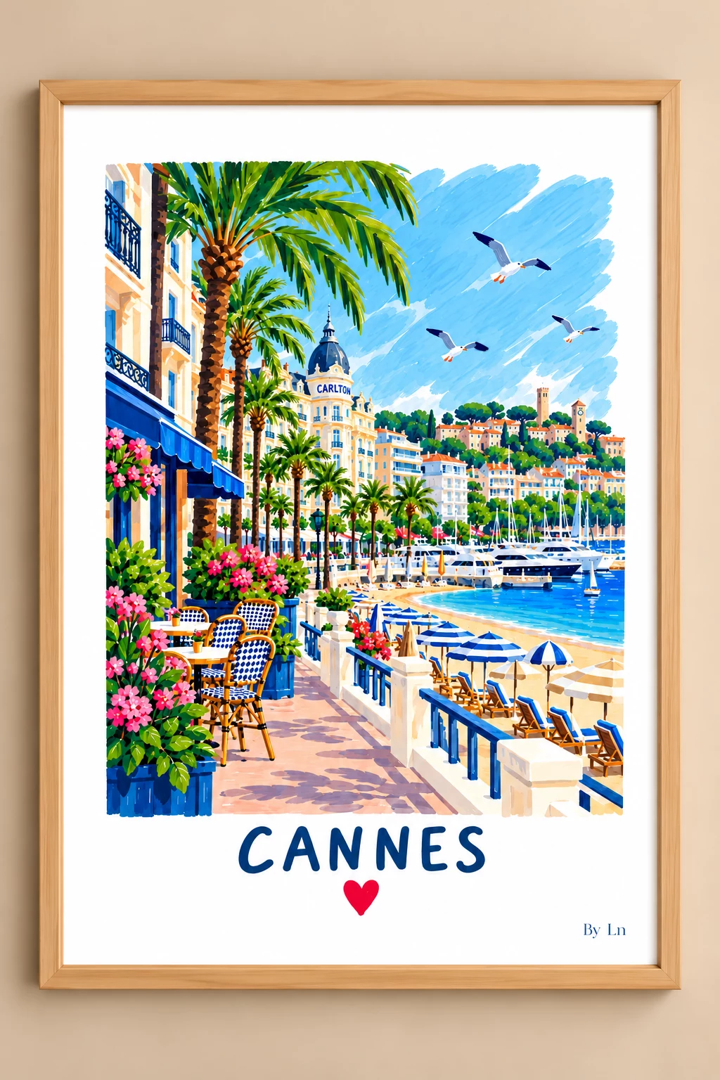 Affiche verticale illustrant une promenade à Cannes avec palmiers, immeubles, café, plage, mer calme, voiliers, yachts, oiseaux et inscription Carlton.
