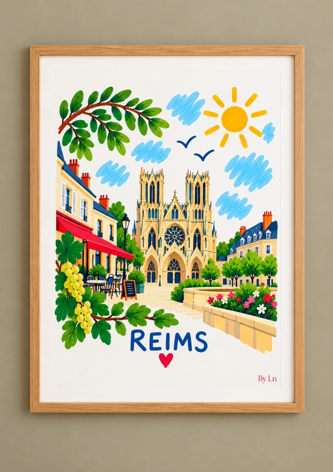 Affiche verticale illustrant Reims avec un grand édifice gothique central, des bâtiments bas, une branche fruitée, des fleurs et un ciel clair.