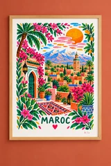 Affiche verticale illustrant un paysage marocain stylisé avec fleurs roses, palmiers, architecture décorative, soleil orange et montagnes bleutées.