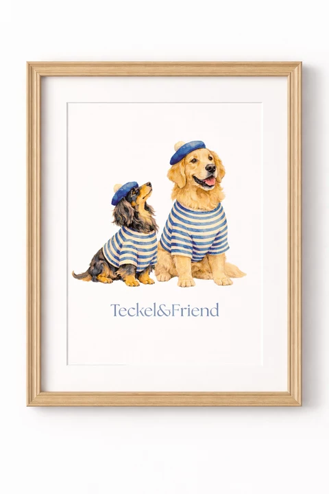 Affiche illustrée montrant deux chiens assis, un teckel à poil long et un chien plus grand, en marinières bleues et blanches avec bérets bleus, sur fond blanc.