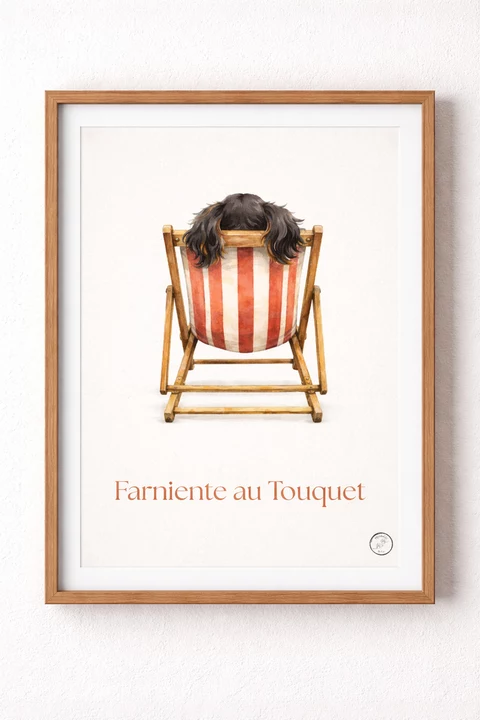 Affiche montrant un fauteuil de plage vu de dos, rayé rouge et blanc, avec une silhouette de chien sur le dossier, et le texte « Farniente au Touquet » en bas.